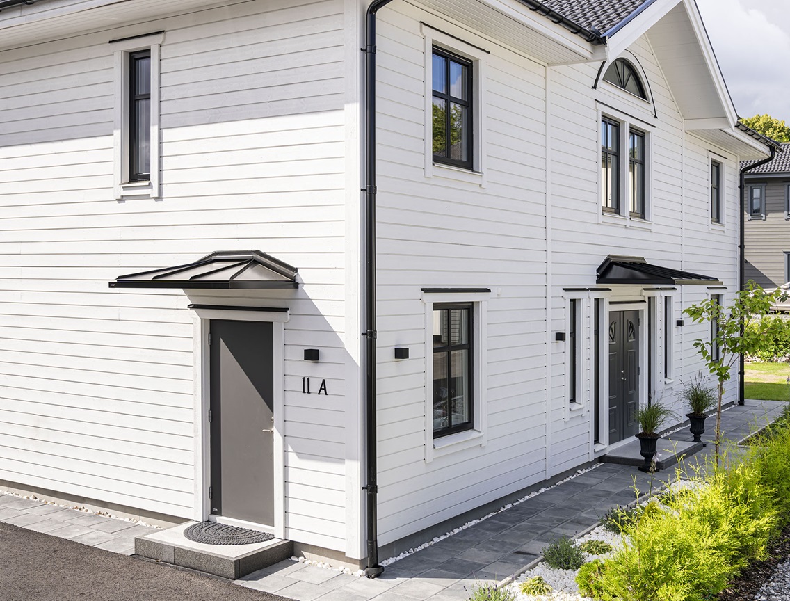 plannja-entretak-Hipped-01svart-02